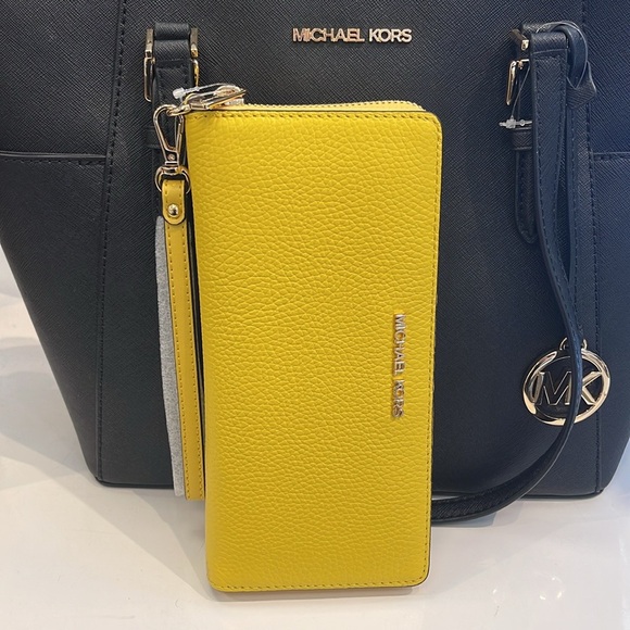MICHAEL KORS JST
Leather Continental Wristlet Phone Case Wallet
Daisy Yellow - Picture 6 of 16